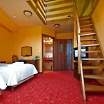 Skalny Dworek 3*