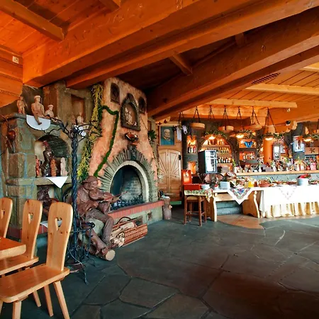Hotel Skalny Dworek 3*