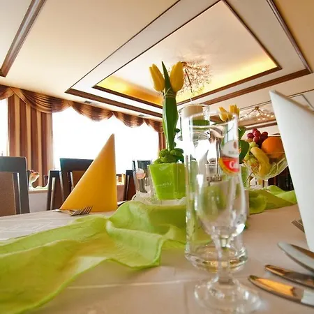Hotel Skalny Dworek