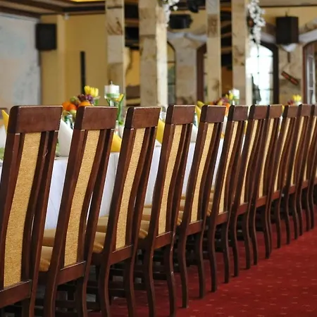 فندق Skalny Dworek نوفه تارخ