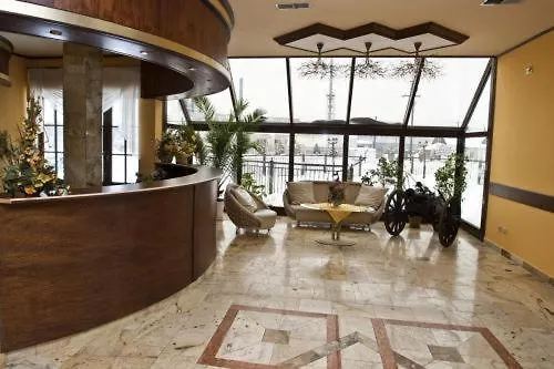 Skalny Dworek فندق