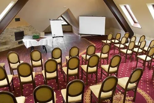 فندق Skalny Dworek