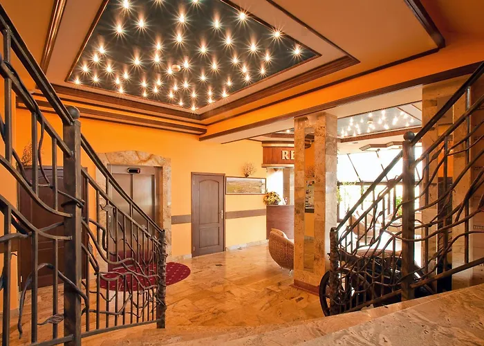 Skalny Dworek فندق 3*