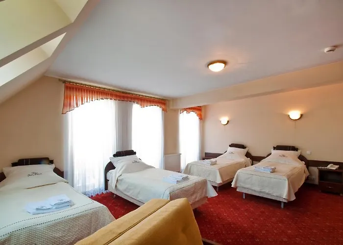 Skalny Dworek فندق نوفه تارخ