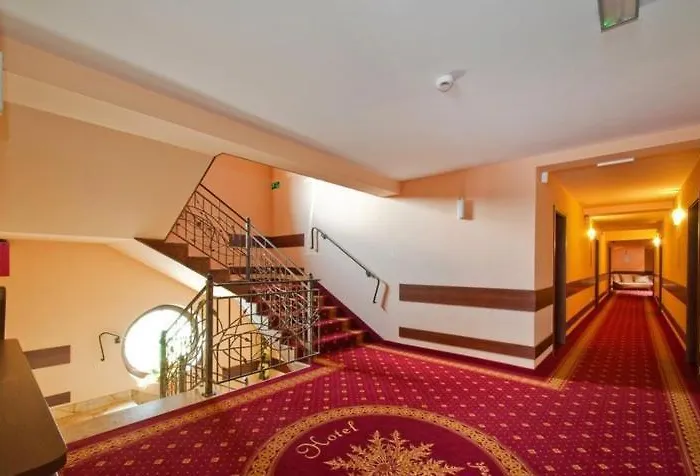 فندق Skalny Dworek