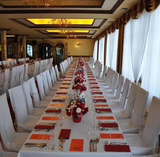 فندق Skalny Dworek