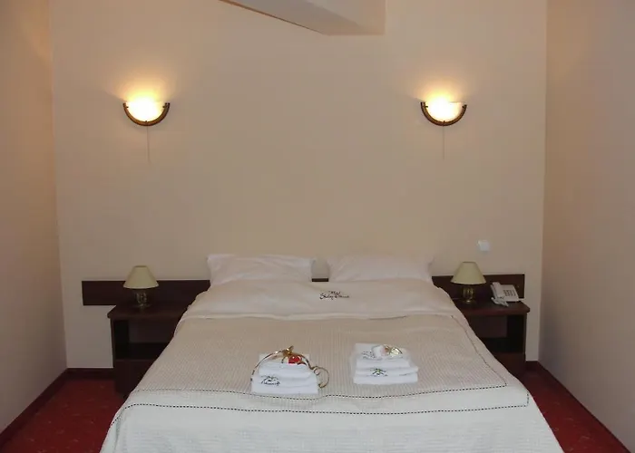 Skalny Dworek فندق 3*