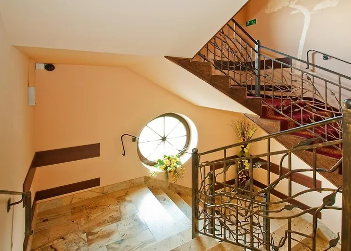 فندق Skalny Dworek 3*